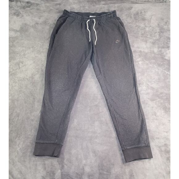 NIKE SPORT SZ XL ESSENTIALS MENS JOGGERS PANTS GRAY DH1036-010 C19-38 - Picture 1 of 8